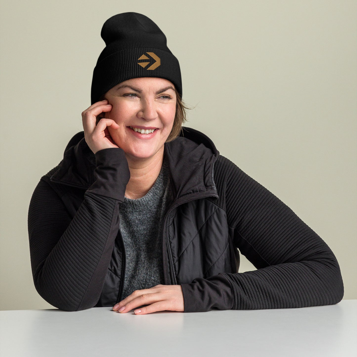 Umgeschlagene Beanie mit Cashcow24-7 Logo